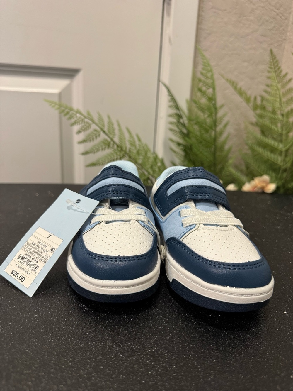 & Other Stories Kids Two-Tone Navy and Light Blue Sneakers